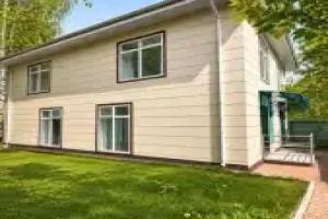 Esal Guest House, Bosteri