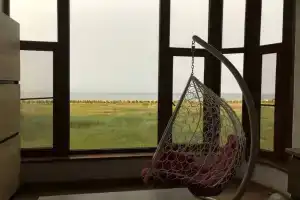 S Vidom Na More Flat, Makhachkala