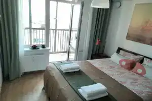 Parizh Apartments, St. Petersburg