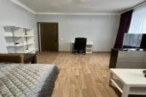 Uyutnaya Dvushka V Minute Ot Vokzala Flat, Podolsk