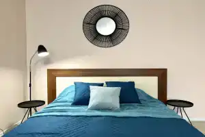 Iris s Dizaynerskim Oformleniyem, Ryadom Mat i Ditya Apartments, Tyumen