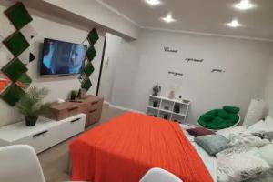 28-J Kvartal 1 Flat, Achinsk