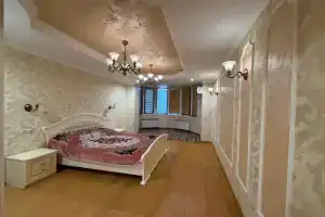 Roskoshnaya Bolshaya V Tsentre Ufy Flat, Ufa