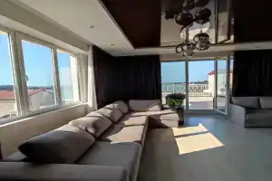 Apartamenty s Vidom na More v Sevastopole Apartments, Sevastopol