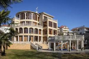 Kolizey Living quarters, Sochi