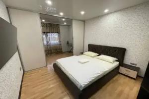 Mir Mikrorajon Optimistov 10 Apartments, Novy Urengoy