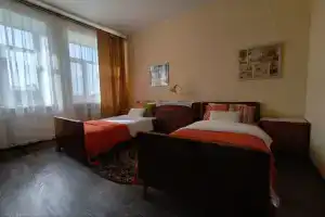 Serdtse Vtuzgorodka Na Lenina 103 V Tsentre Ekaterinburg Iz 3 Komnat Flat, Ekaterinburg