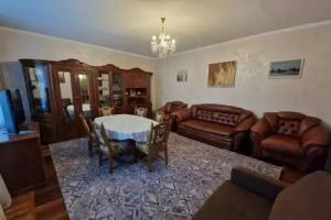 U Pushkinskogo Teatra Tsentr Flat, Pskov