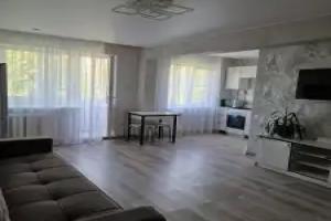 Uyutnaya V Tsentre Omska Flat, Omsk