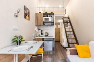 Roomstay Bolshoy Komfort Apartments, St. Petersburg