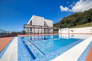 Casablanca Living Quaters, Adler