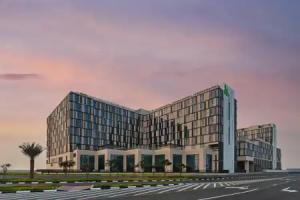 Holiday Inn Dubai Al-Maktoum Airport, Dubai