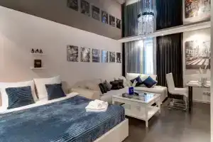 V Samom Serdtse Moskvy Na Shabolovke Apartments, Moscow