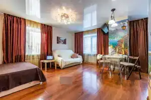 Studiya V Tsentre U Trts Grinvich Flat, Ekaterinburg