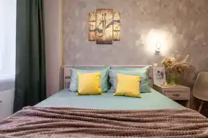 Romanticheskaya Studiya U Metro Flat