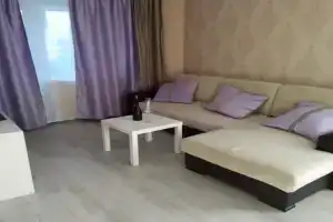 Uyutnaya Dvukhkomnatnaya Flat