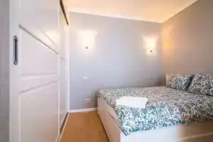 Na Ulitse Plyuschikha 18 Flat, Moscow