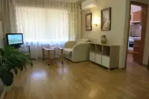 U Dvukh Vokzalov Flat, Pskov