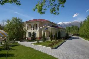 Отель Aurora Plus, Bulan Sogottuu