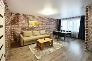 Uyutnaya dvukhkomnatnaya v tsentre goroda ryadom s Dvortsom Molodezhi Flat, Nizhniy Tagil