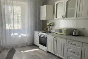 Na ulitse Rinata Galeeva 27 Flat, Al'met'yevsk