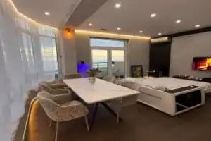 Stilnaya I Komfortnaya V Kurortnom Gorode Yalta Flat, Yalta