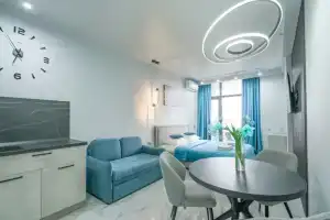 Apartamenty LS-Blue Curacao s vidom na more s 3 etazha Apartments, Alushta