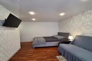 Uray Posutochno Flat, Uraj