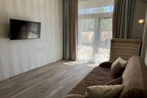 471 Sdayotsya Posutochno Studiya S Otdelnym Vkhodom Zhk Lazurny Flat, Gelendzik