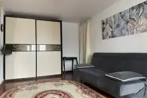 U Kharitonovskogo Parka kvartira, Ekaterinburg