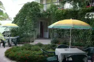 Izumrudny Living Quarters, Feodosiya