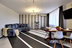 Trekhkomnatnaya Ryadom S Parkom Galitskogo Flat, Krasnodar