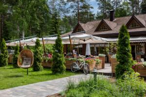 Tsarstvo-Korolevstvo Hotel, Roshchino