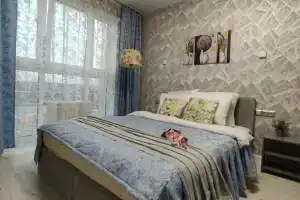 Po Ulitse Engelsa Flat, Kursk