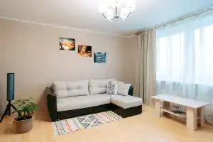 3-Kh Komnatnaya Kvartira U 3-Kh Vokzalov Flat, Moscow