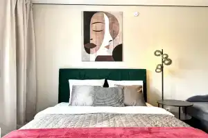 Dizaynerskaya Studiya Lyuks V Novom ZHK 1 Minuta Do Metro Flat, Moscow