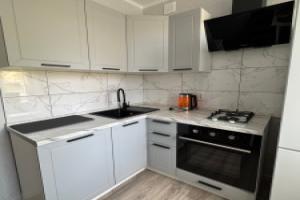 Uyutnaya V Tsentre Goroda Flat, Satka