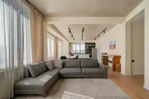 Trehkomnatniye Niabi Loft Apartments, Tbilisi