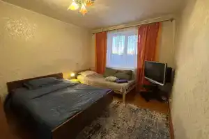S Lodzhiey Na Chapaeva 34 Flat, Nevyansk