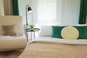 Apartments Queenstay Tropikana Na Voykovskoy, Moscow