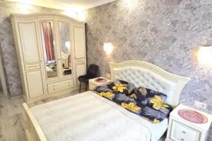 S Dzhakuzi V Novom Pushkino Flat, Pushkino