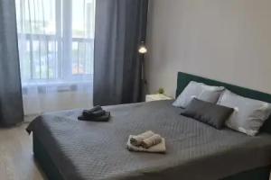 Yevro2 Novaya U Aeroporta Tolmachevo Flat, Ob'