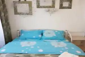 Kvartira-Studiya Posutochno Apartments, Kirov