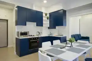 Yevrotreshka na Rakhmaninova Flat, Sochi