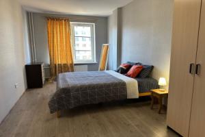 Bolshaya V Novom Dome S Zakrytoy Parkovkoy Flat, Vyborg