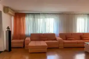 Prostornaya V Rayone S Razvitoy Infrastrukturoy Flat, Vladivostok