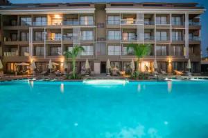 Prive Suite & Spa Hotel (Adult Only 16+), Side