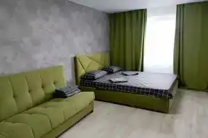 Uyutnaya Trekhkomnatnaya Kvartira 17/2 Flat, Ekaterinburg