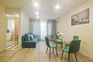 Trekhkomnatnaya Vozle Metro Shabolovckaya Flat, Moscow