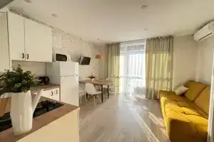 S Mansardoy v 100m ot Morya Flat, Sochi